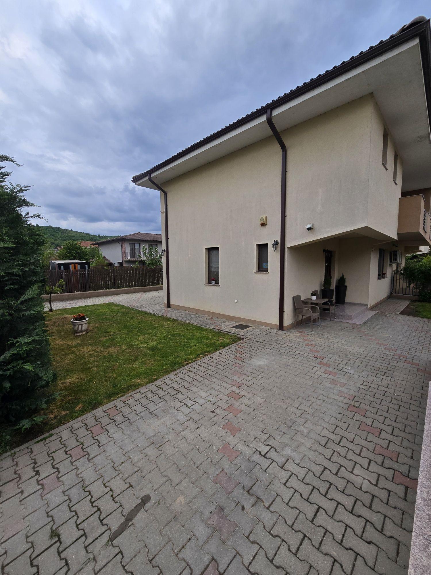 De vanzare duplex
