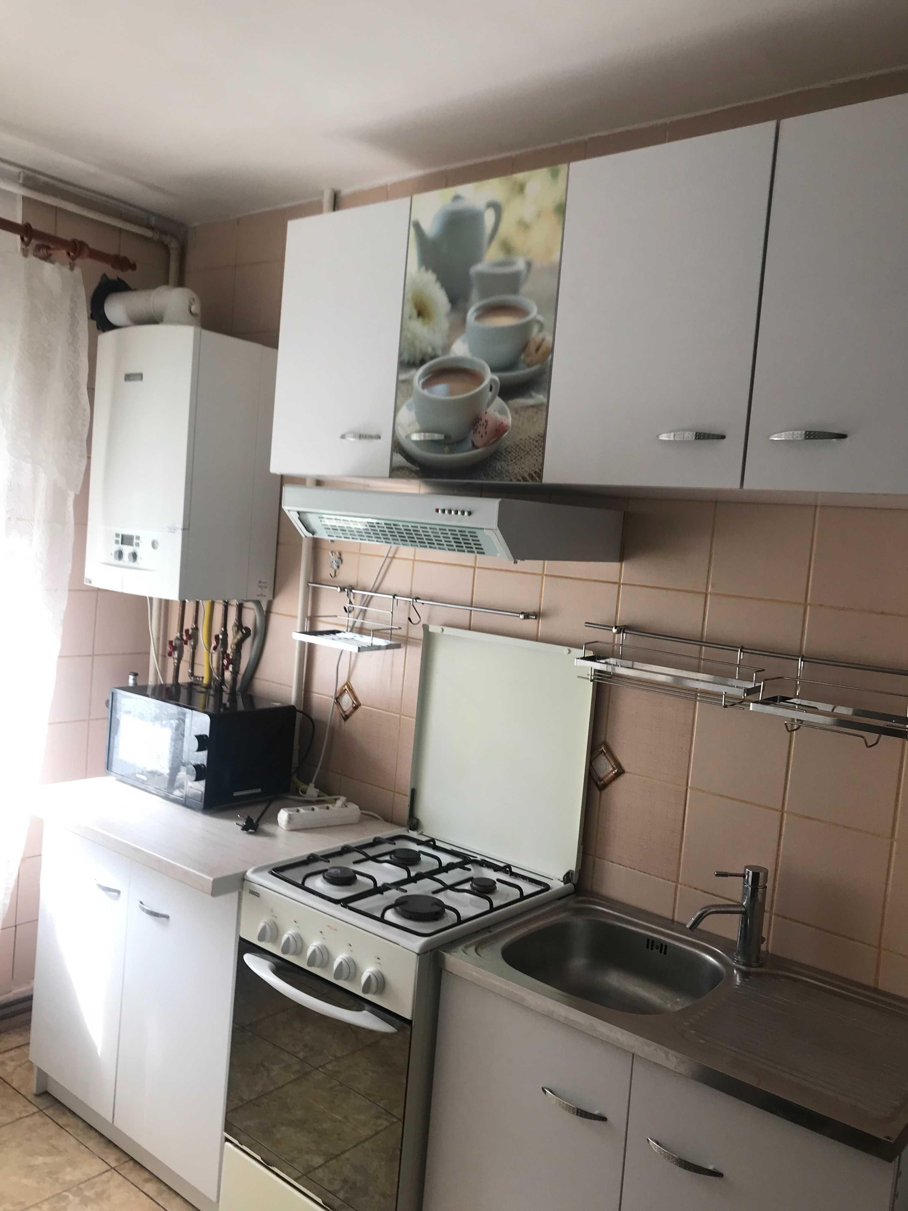 Inchiriez Apartament cu 3 camere, Manastur, Str. Calea Floresti