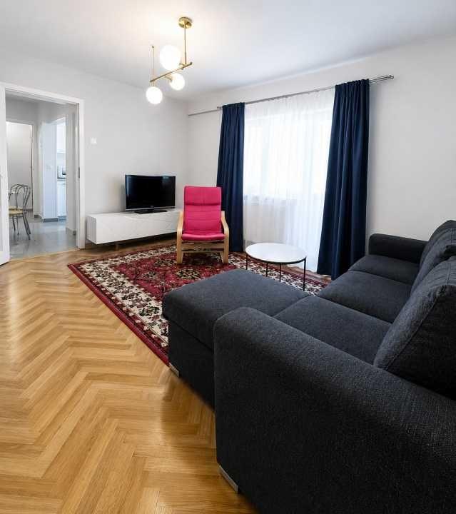 Inchiriez apartament cu 3 camere - imagine 1