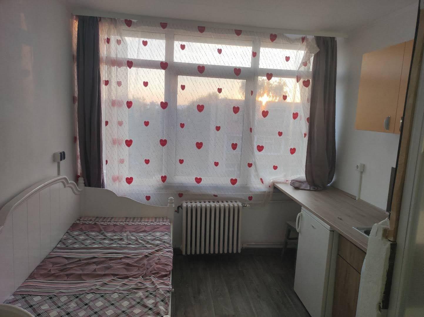 Cameră 12 mp cu baie in interior