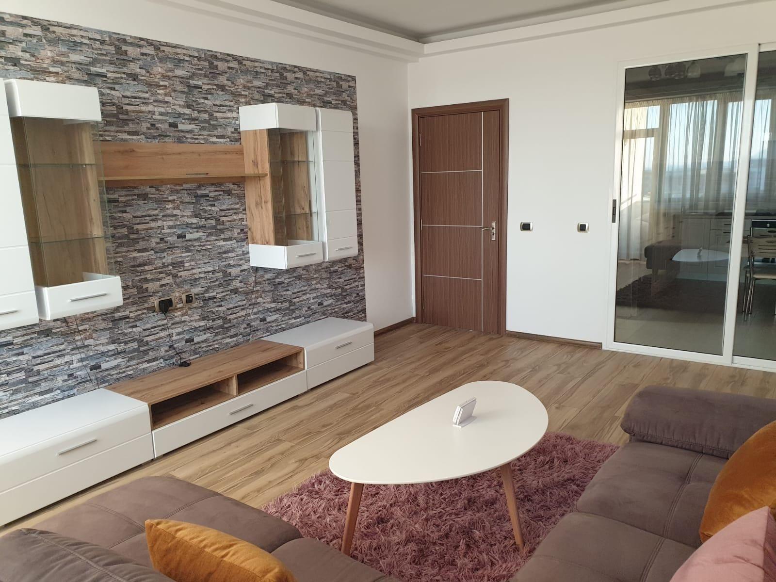 De vanzare apartament 2 camere Brasov  TRACTORU - imagine 1