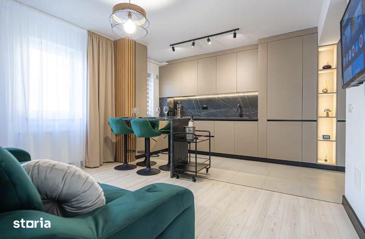 Apartament 2 camere transformat in 3, boxă, balcon și parcare în Tractorul Braşov