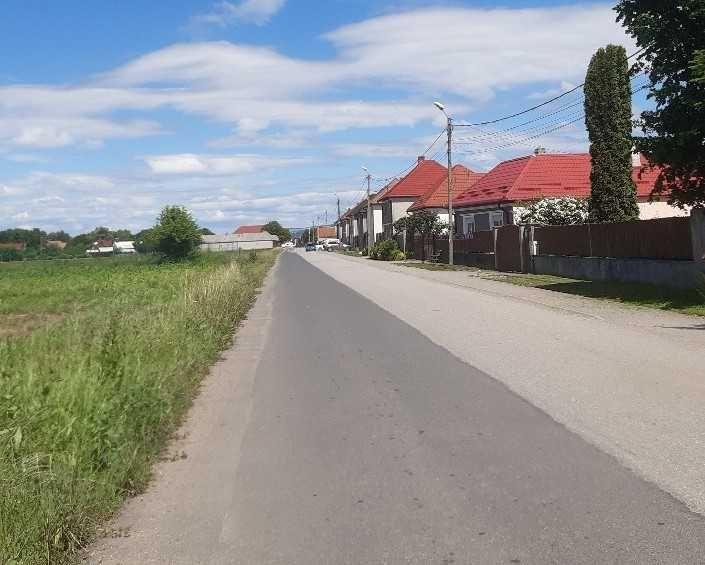 Teren intravilan utilitati la drum asfaltat construibil zona rezidentiala central Lunca Calnicului