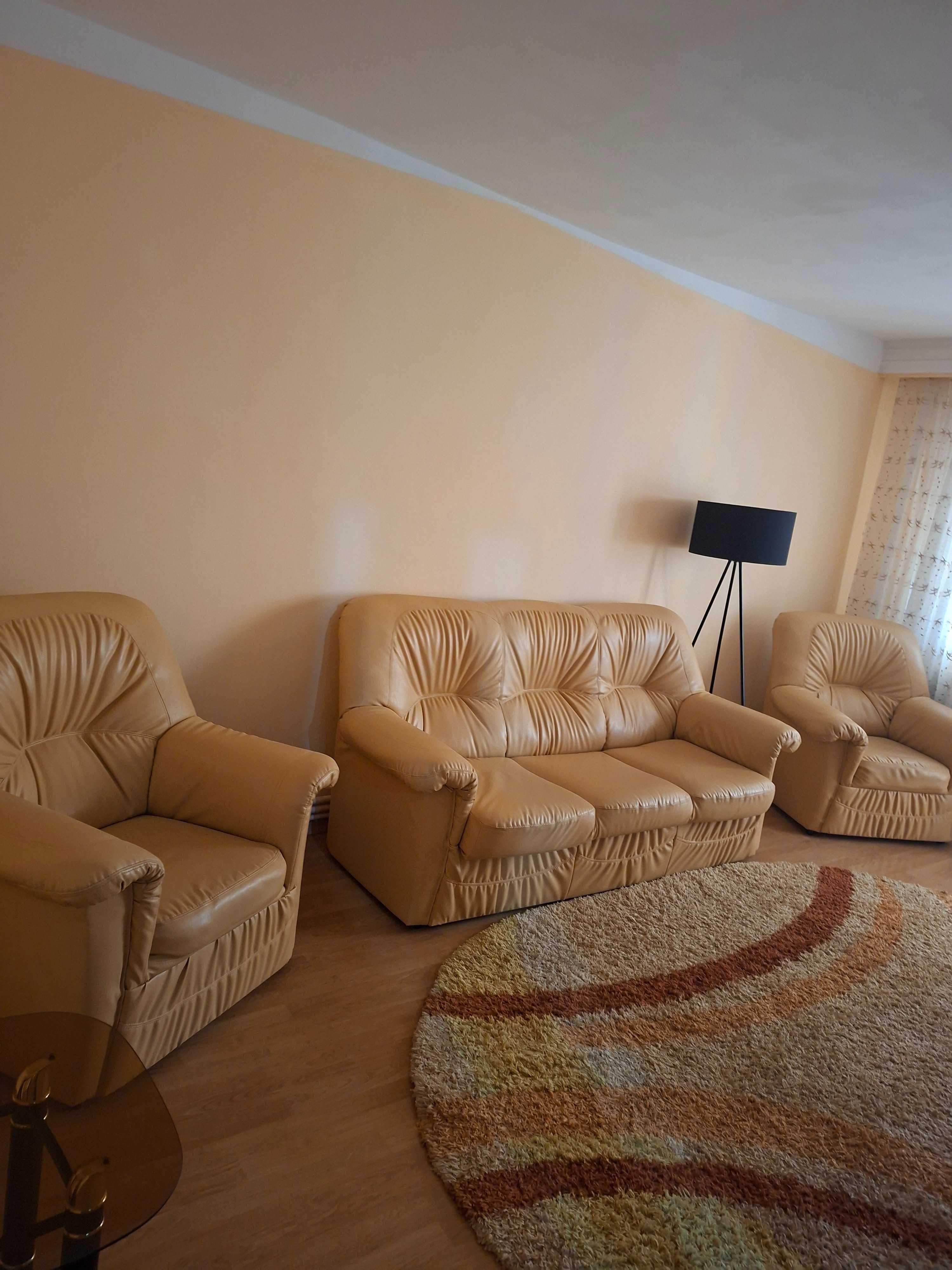 Inchiriez apartament,3 camere,zona inel 1,sens giratoriu eden,cu loc de parcare