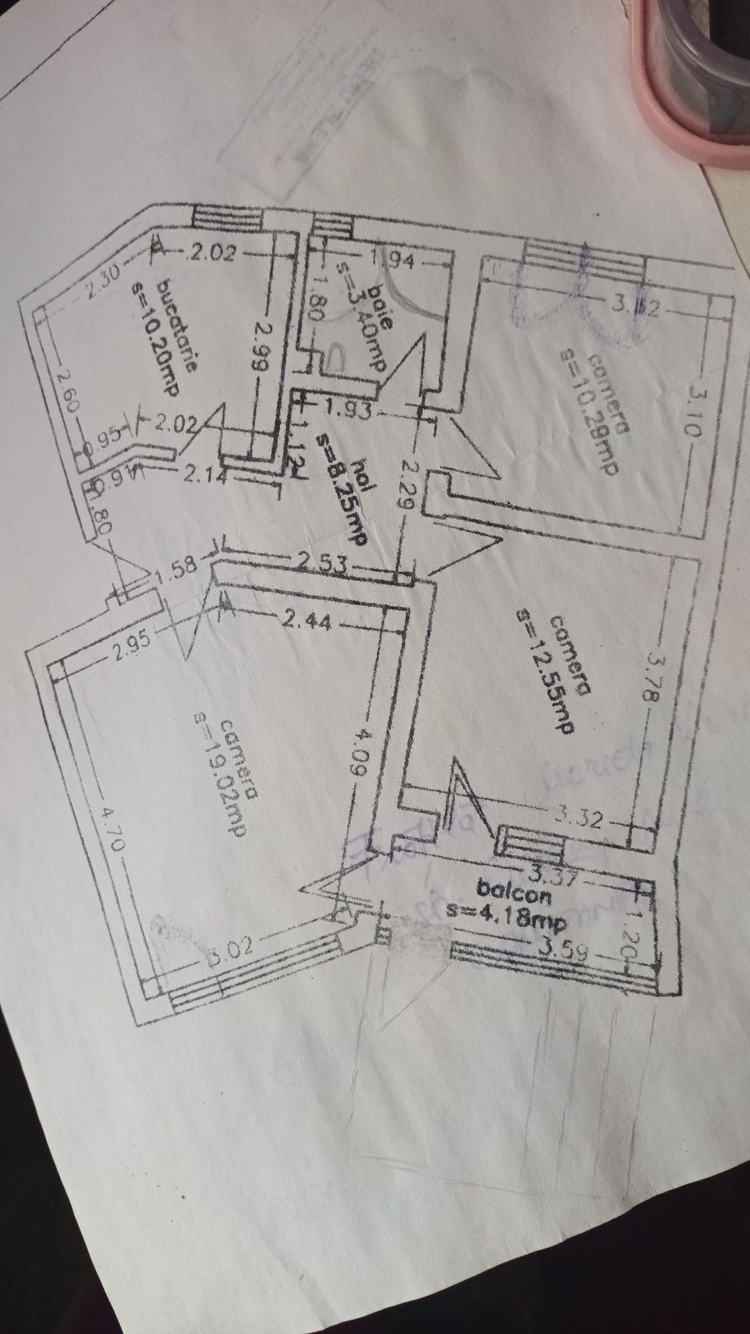 Spatiu com Apartament 3 camere