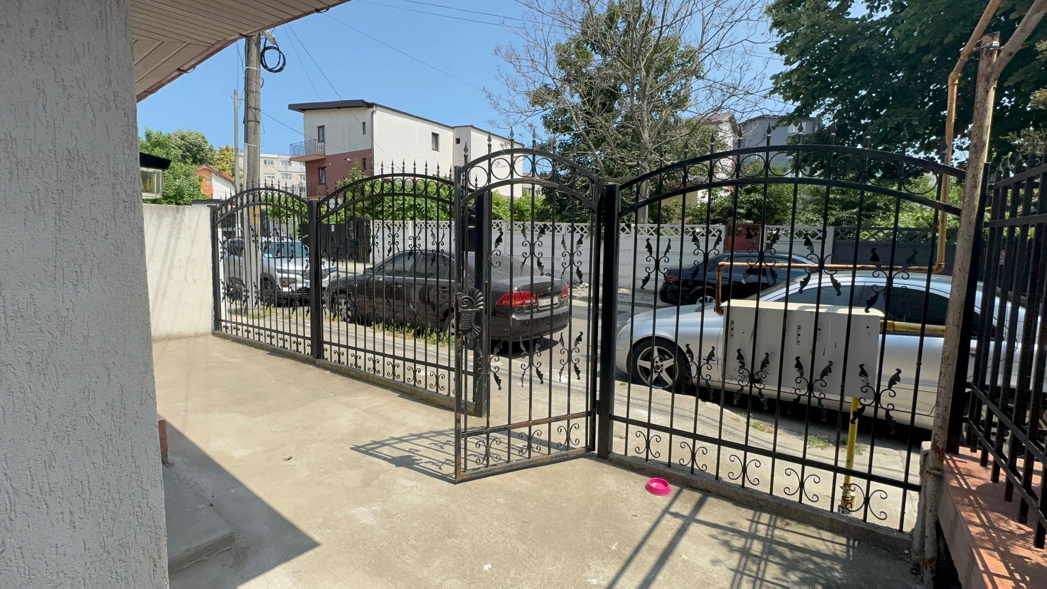 Casa de închiriat delfinariu aproape de plajă Reyna - imagine 1