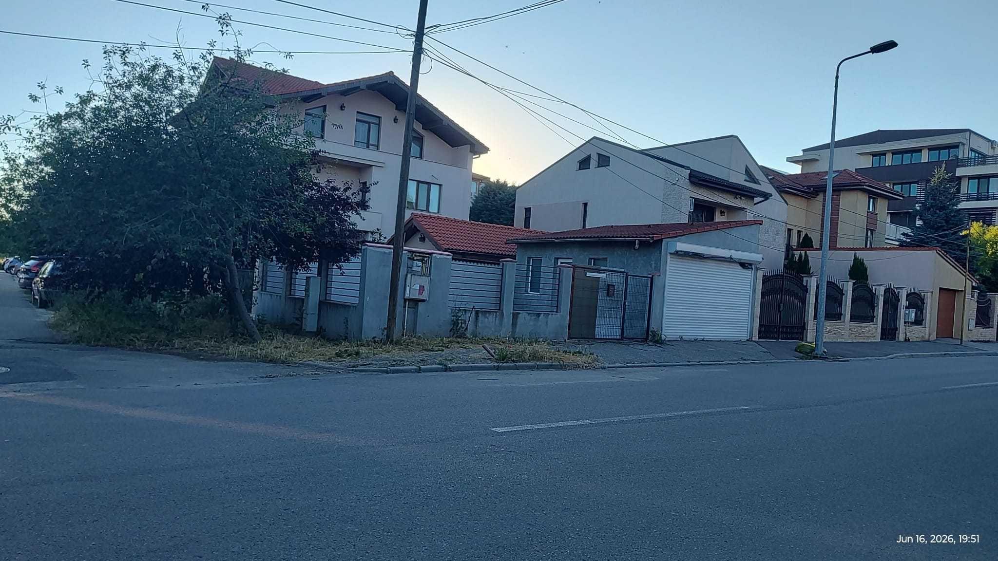 Închiriez spatiu cu curte, stradal , zona Compozitorilor, Constanta