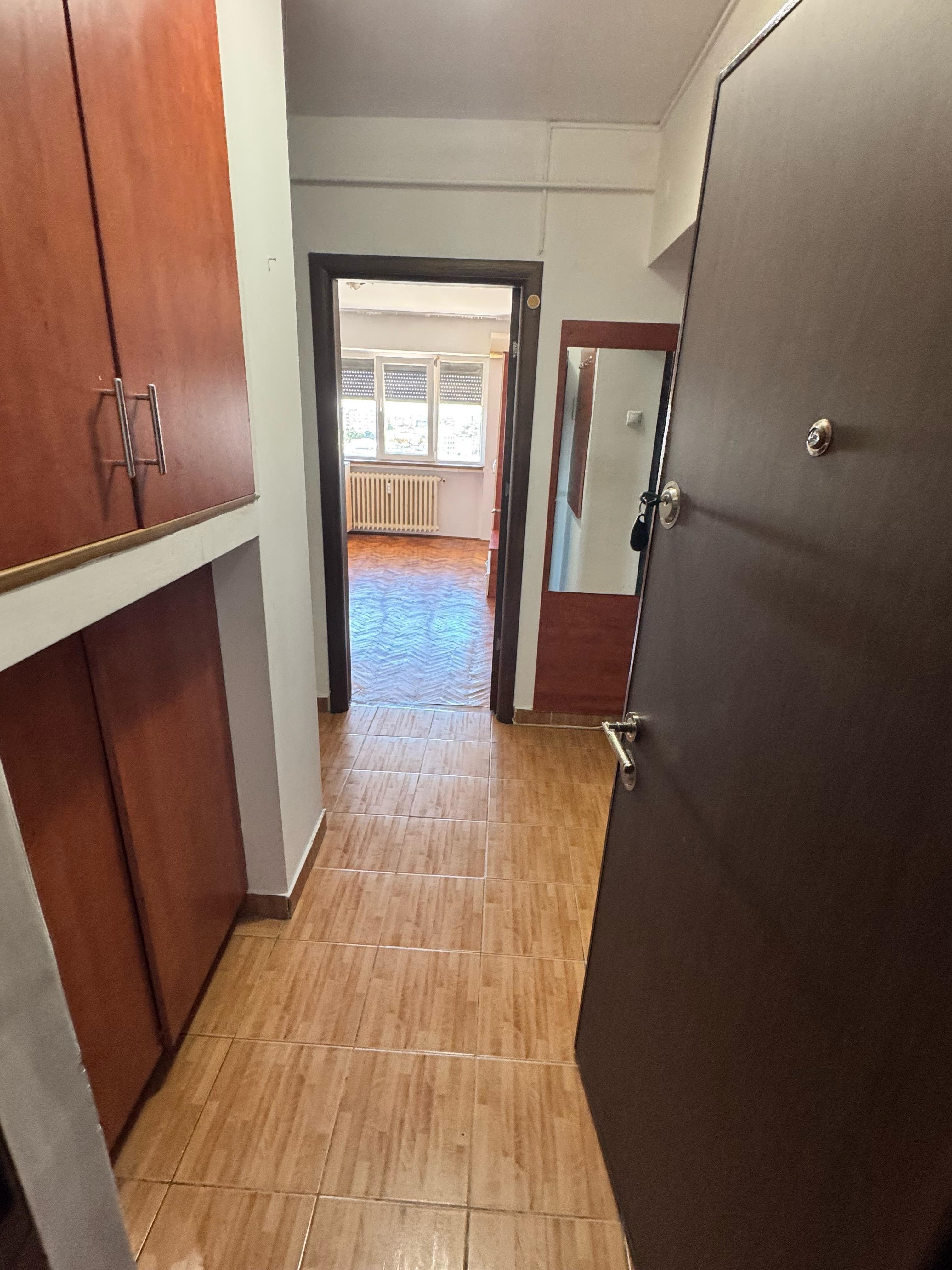 Vand apartament 2 camere Piata Garii