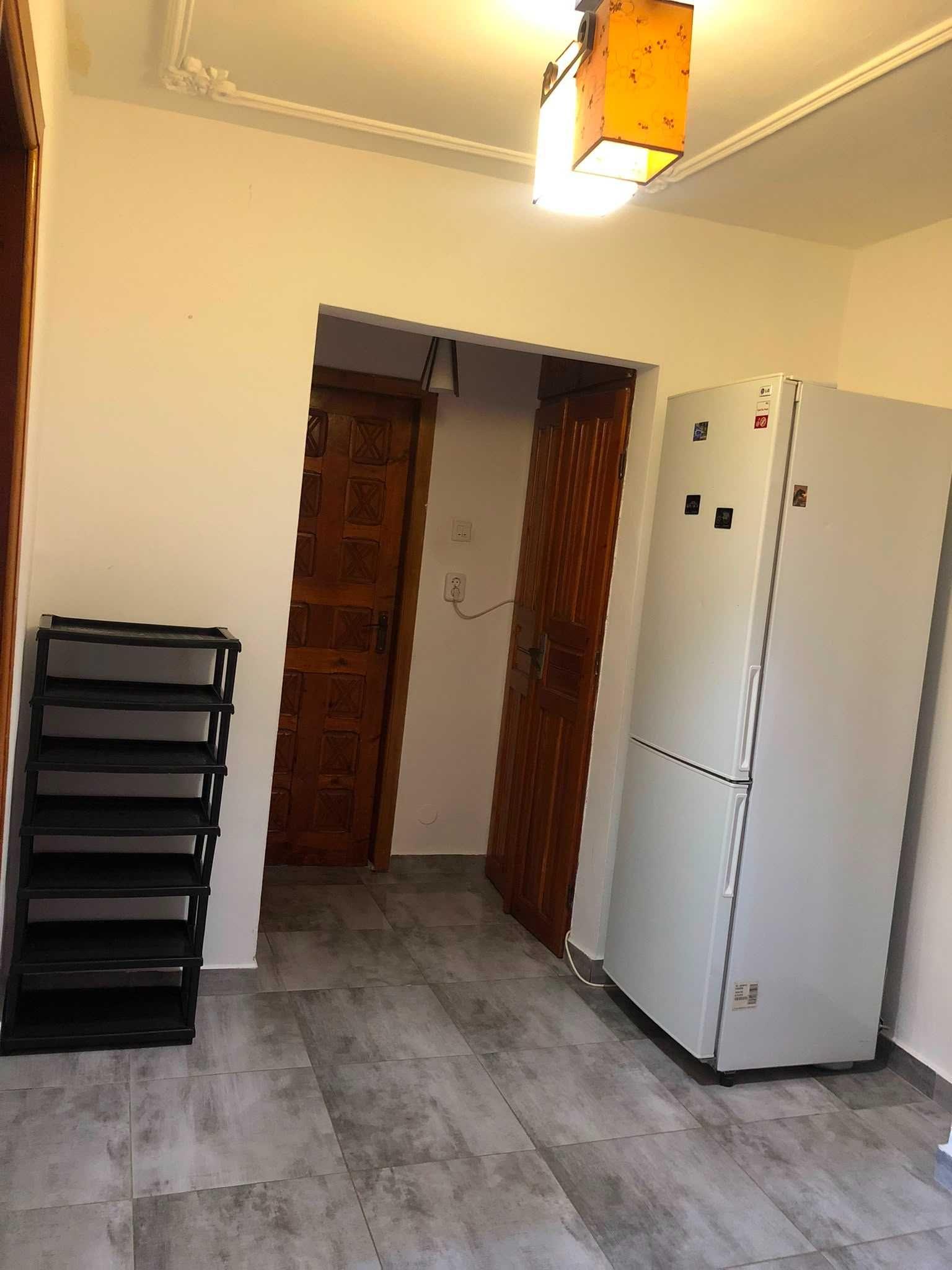 Inchiriez apartament 2 camere,Rovine - imagine 1