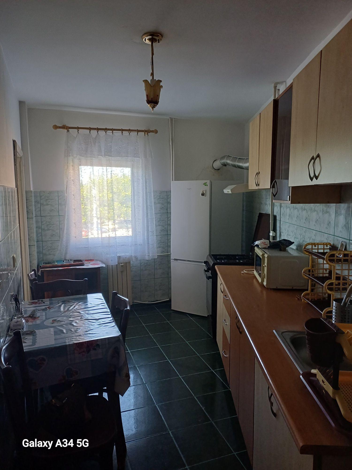 Apartament 2 camere de inchiriat