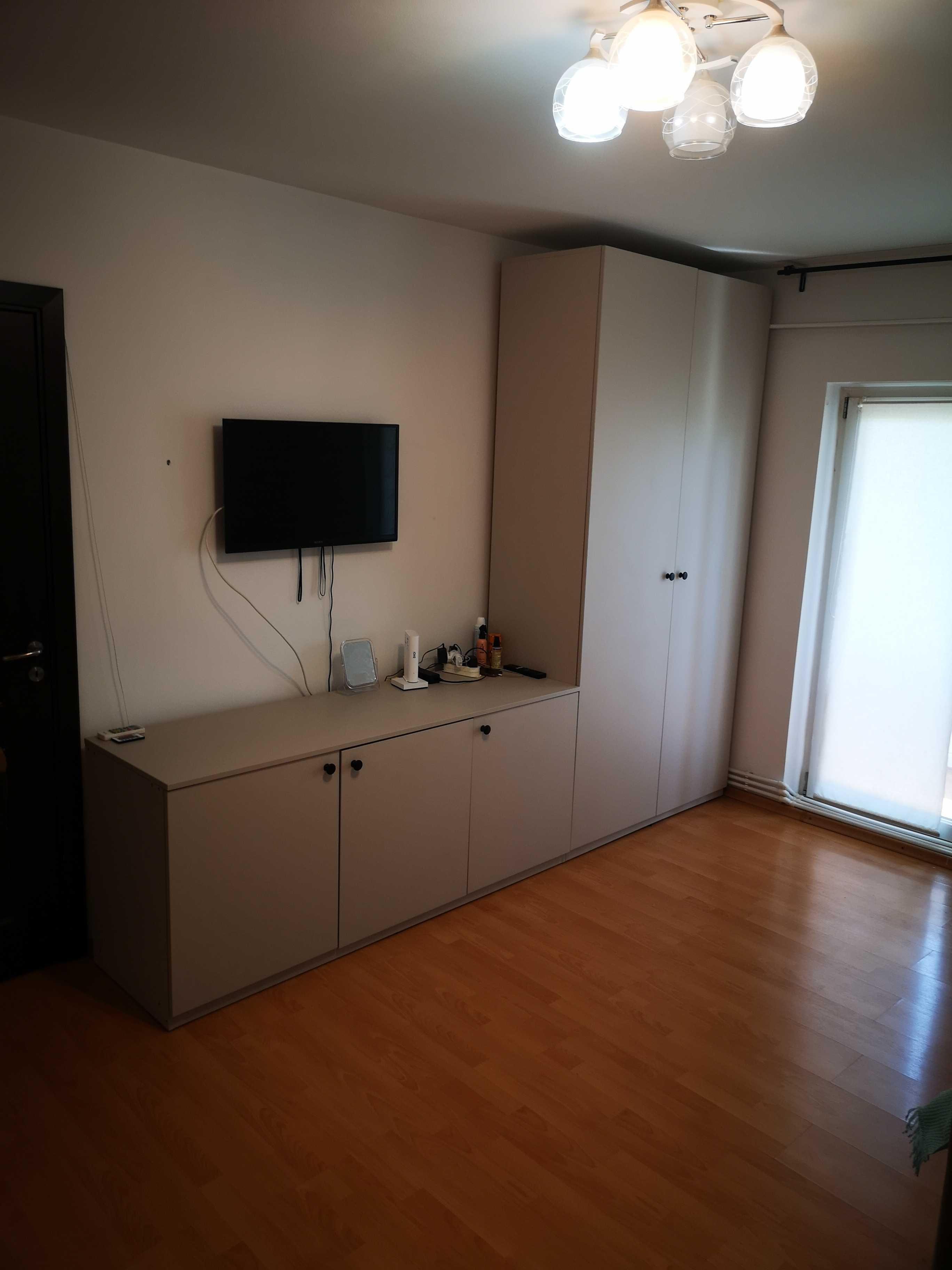 Închiriez apartament 2 camere semidecomandat!