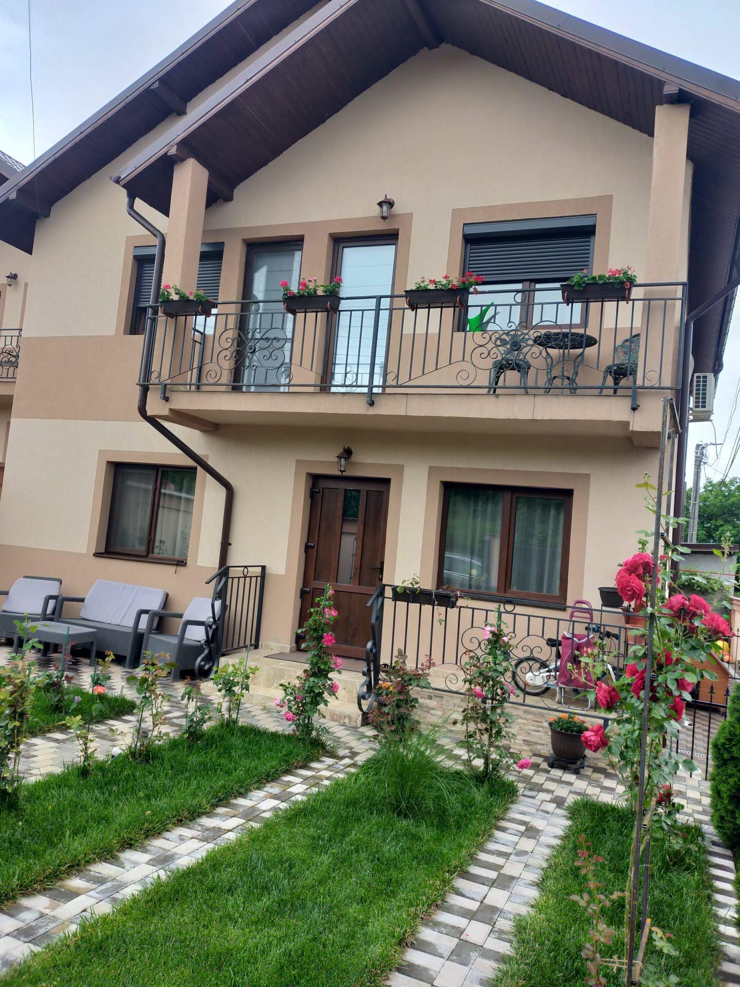 Proprietar Vând casă spațioasă în Lăpuș cu toate utilitățile - imagine 1