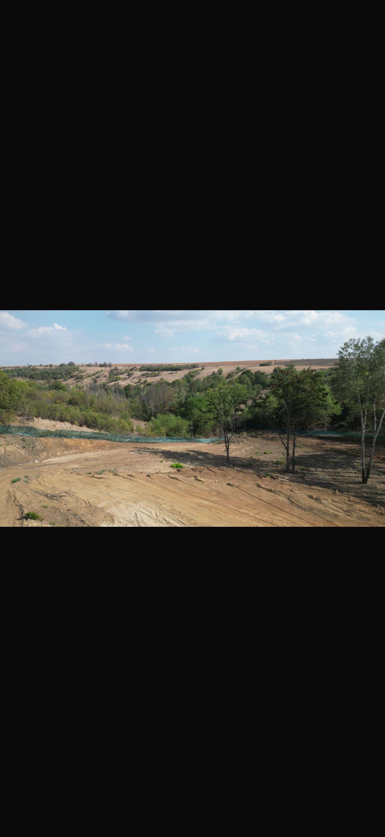 Teren Sărbătoarea -Zona liniștita preț 15000 euro - imagine 1