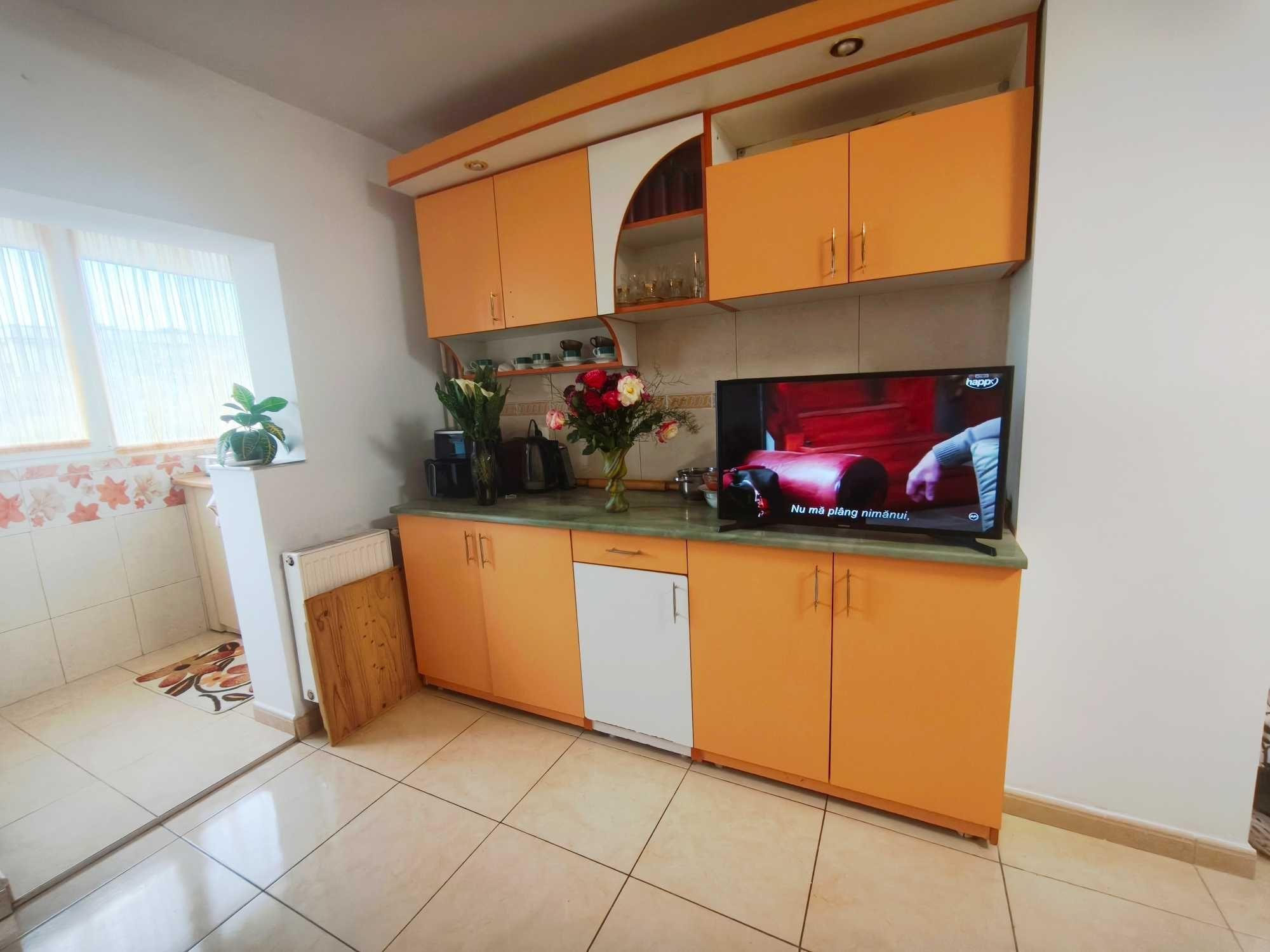 Van apartament tip PB, 3 camere , et,3, pe str Simion Barnutiu-la intersectia zonelor central, Calea Aradului, Prima