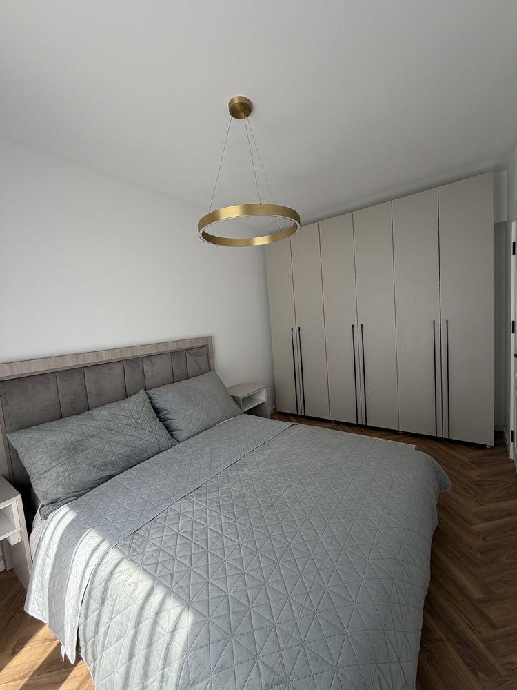 Apartament 2 camere, prima închiriere, parcare privată, complet mobilat și utilat – 450€/lună