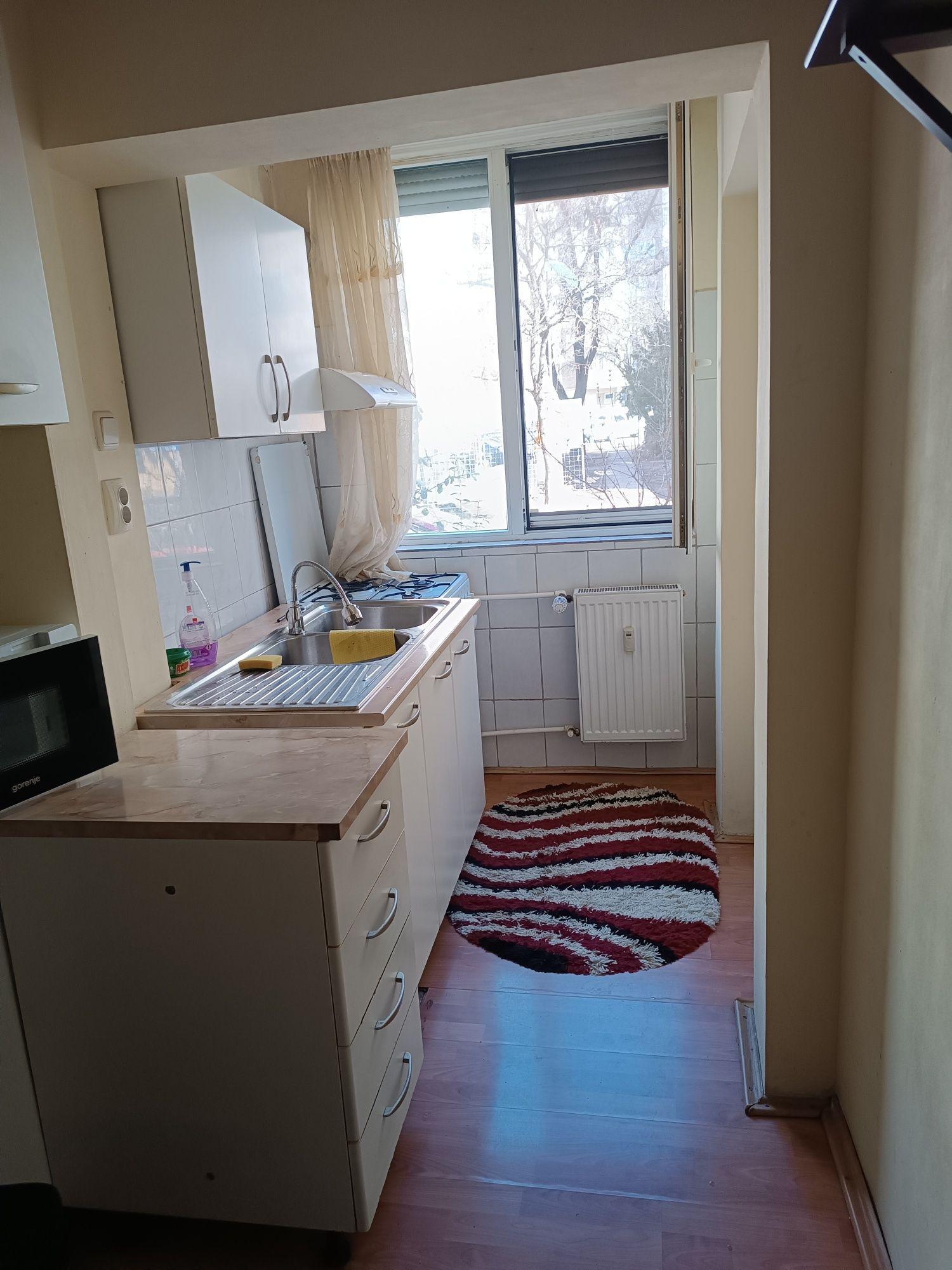 De închiriat apartament o camera