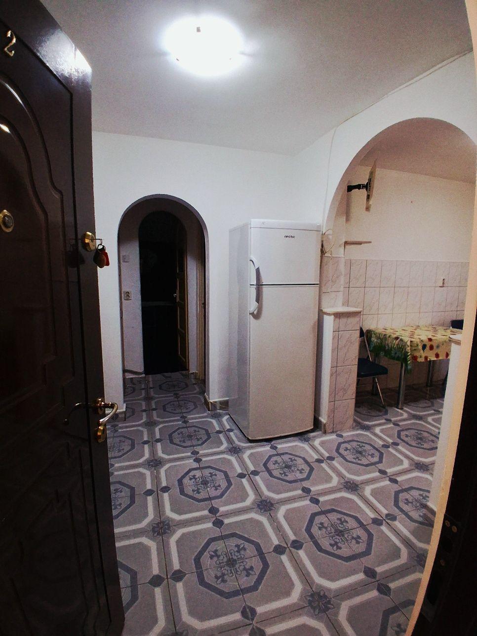 Apartament cu 2 camere de închiriat,zona Ioșia strada Ovidiu Densușeanu la parter