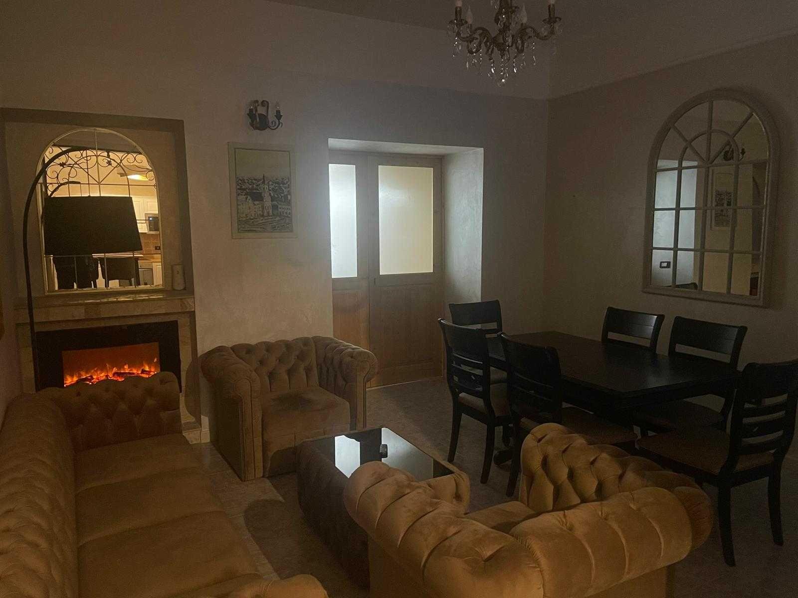 Apartament ultracentral de închiriat – 3 dormitoare, 2 băi, la 100 m de Turnul Primăriei - imagine 1