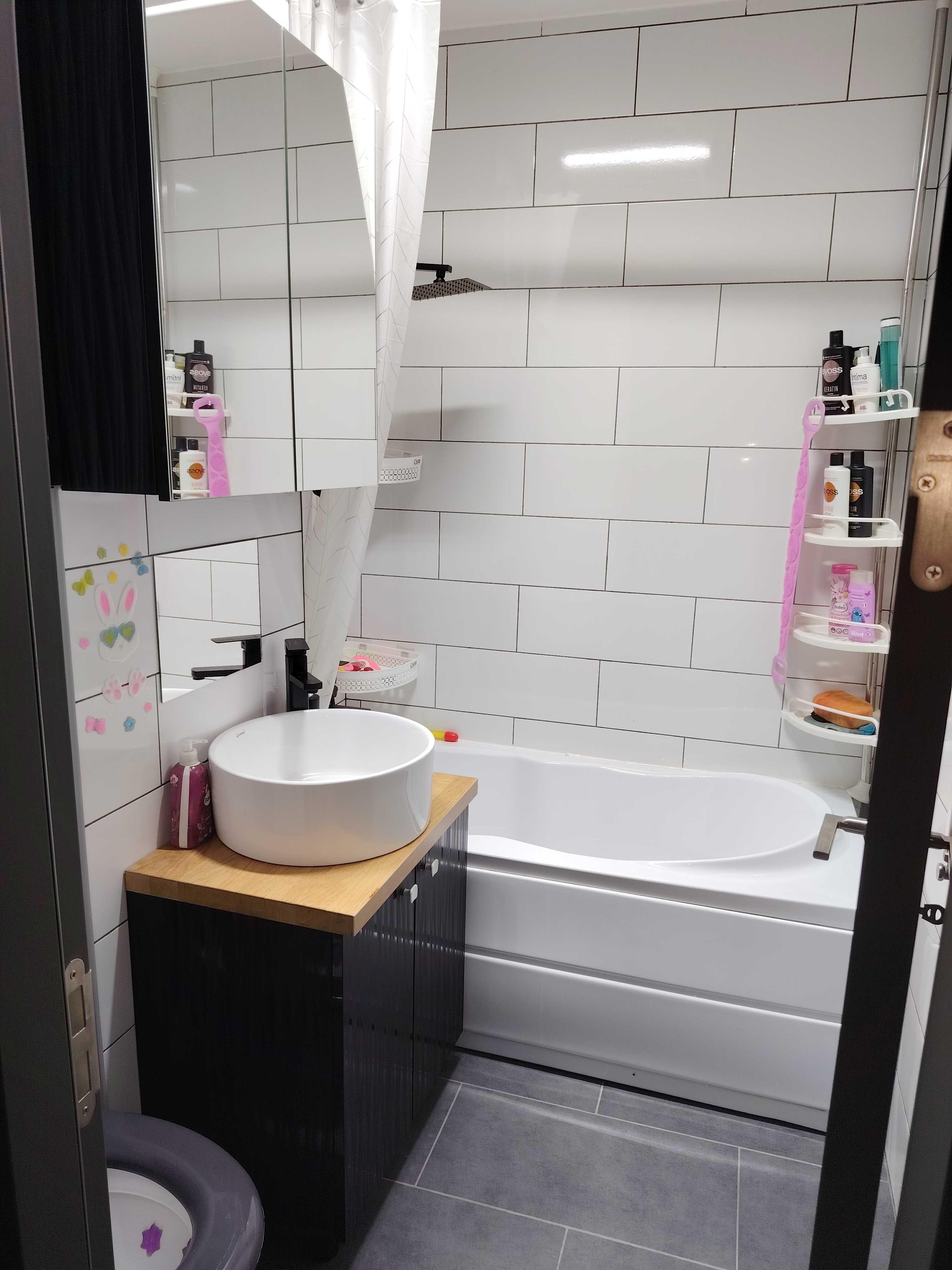 Închiriez apartament 3 camere