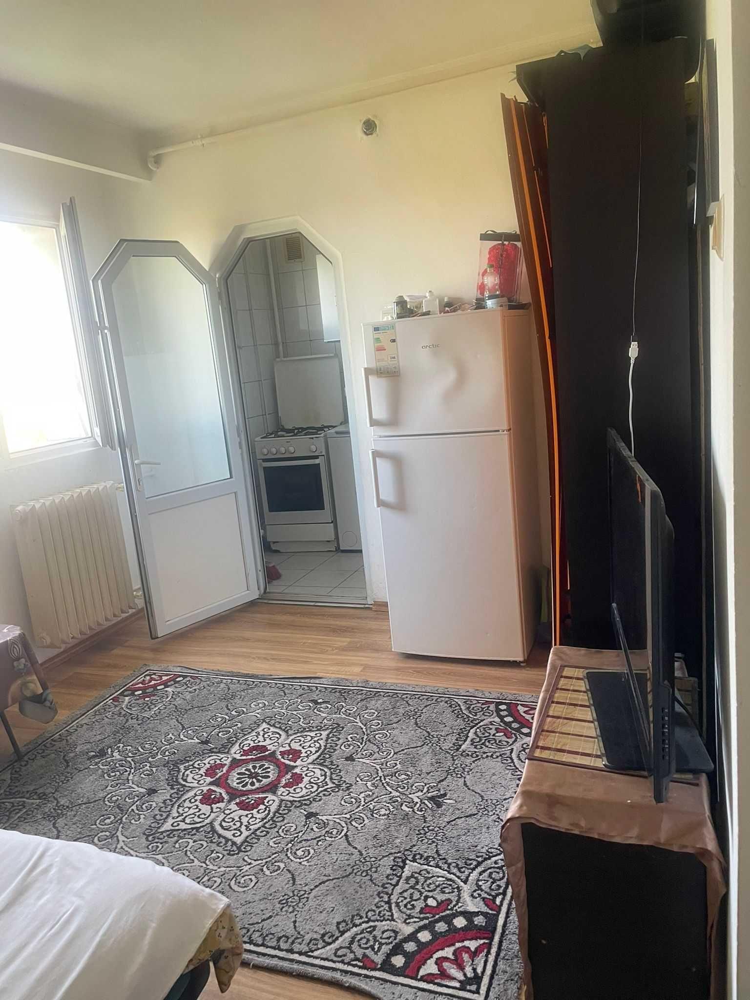 Vand garsoniera sector2 str. Aurului nr.16 bloc m3 scara A bloc fara bulina