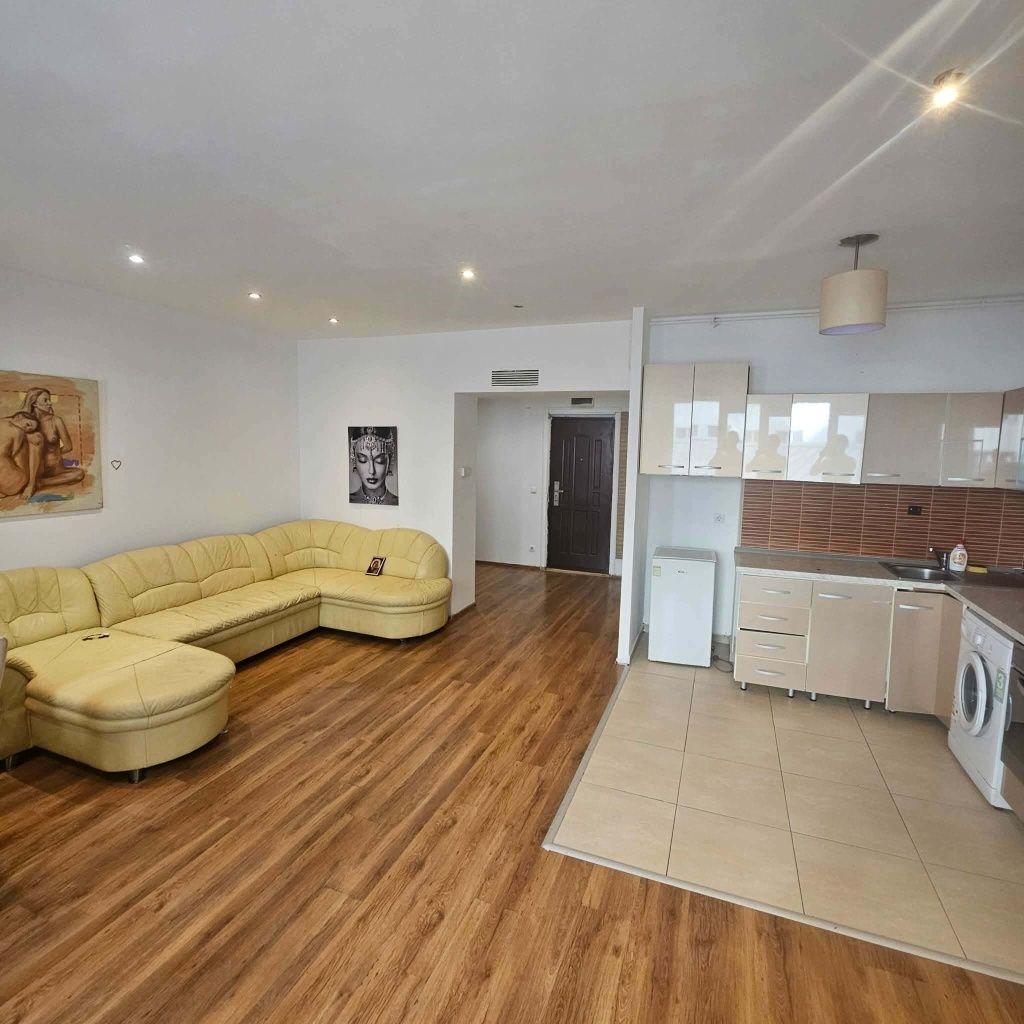 Vând apartament la Rin grande