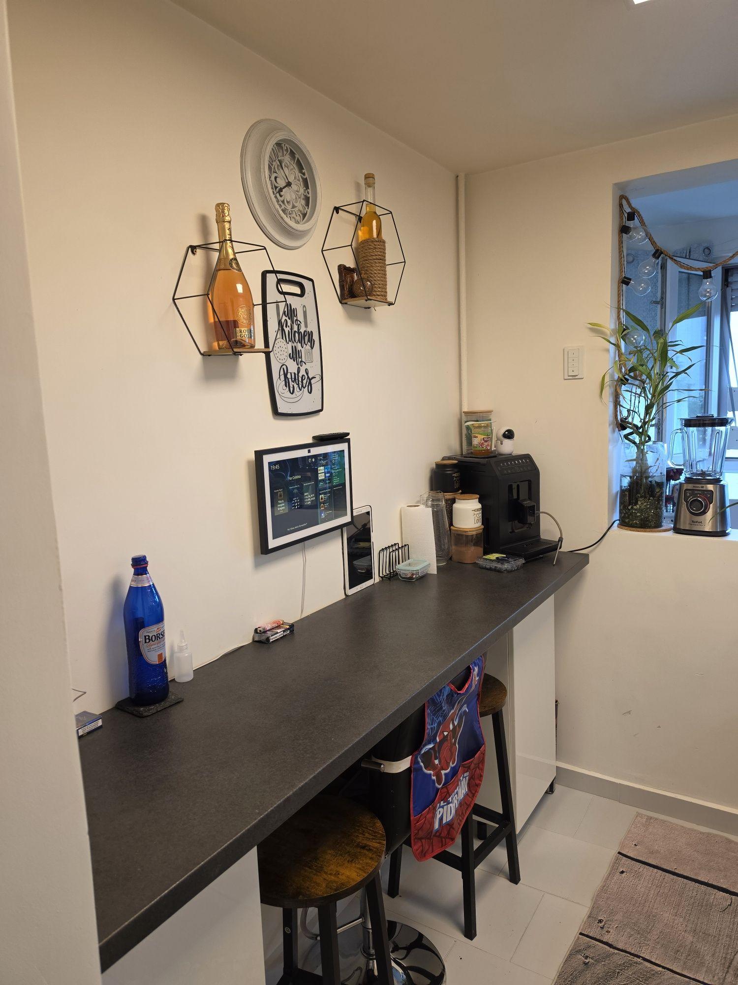 Apartament decomandat 3 camere - centrală proprie