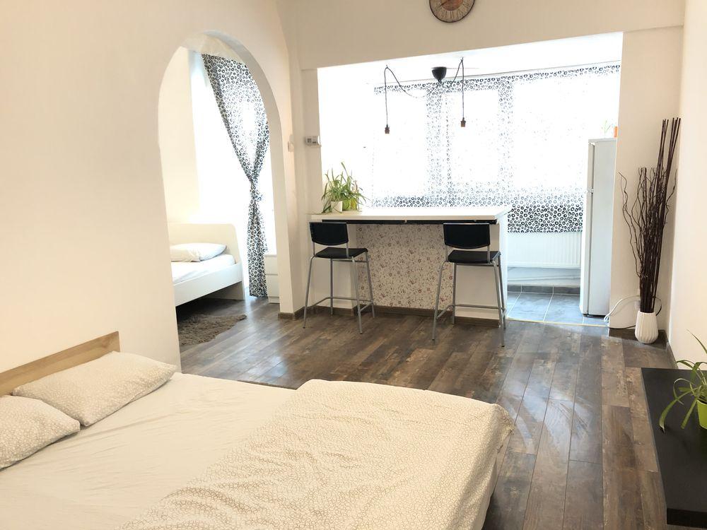 Garsonieră Ultracentrală, Str. Ion Brezoianu 6 – Mobilată, Centrală Proprie (Ideal Investiție / Cash)