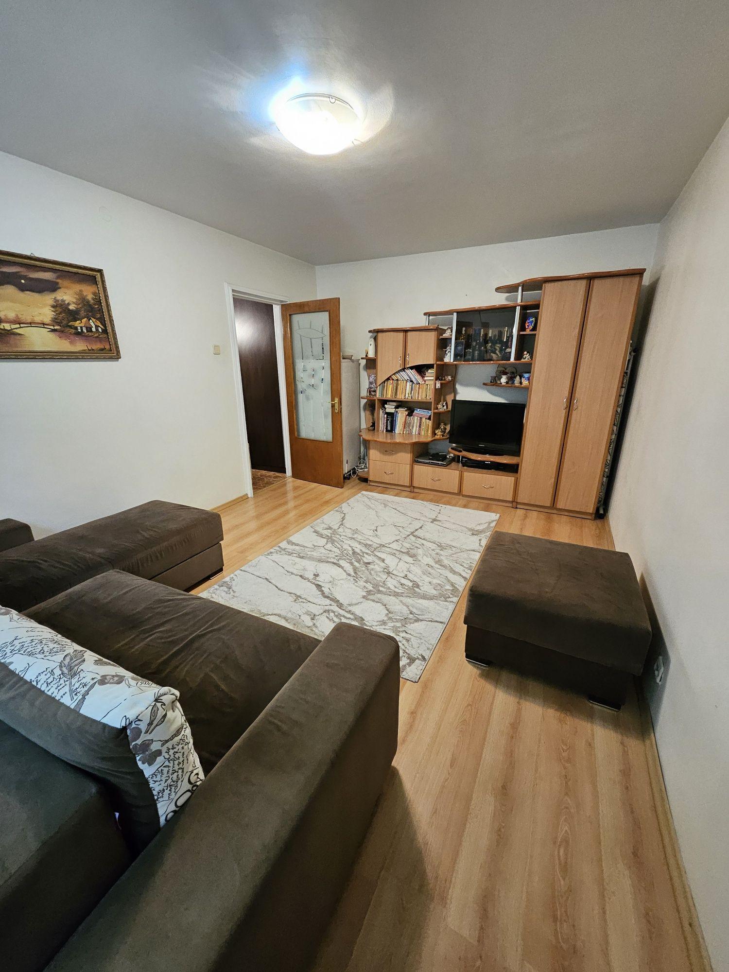 Apartament 2 camere decomandat, mobilat, loc de parcare inclus. Zona Sos.Giurgiului cu Luica