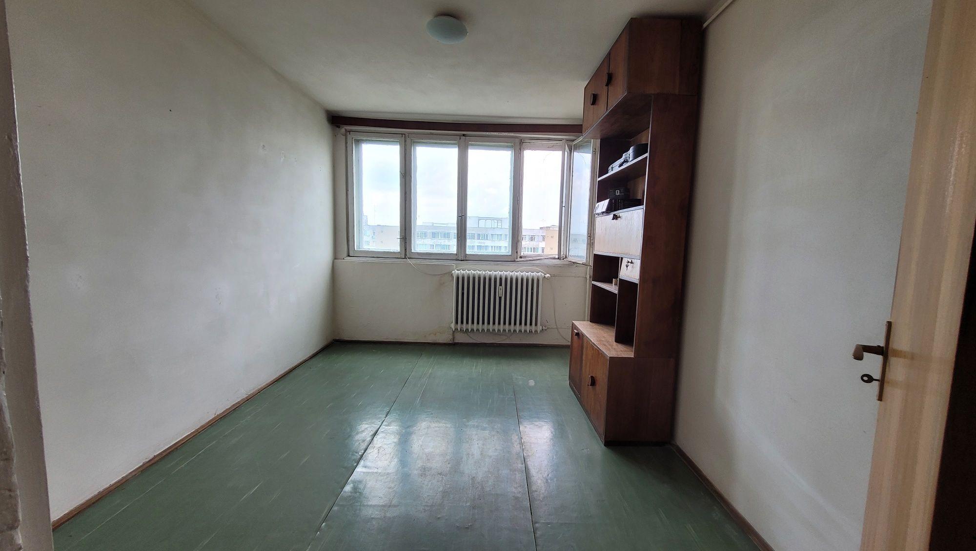 Apartament 3 camere, decomandat, 108.000€