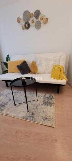 Garsoniera 11 Iunie, aflata la 800 m de metrou Piata Unirii, 250 m Parcul Carol 250 EUR