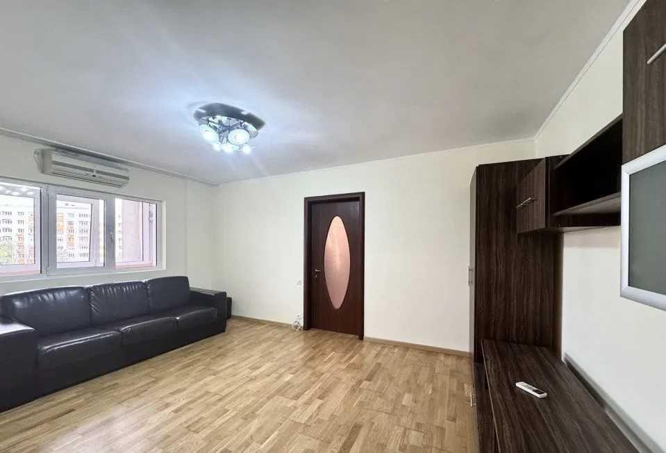 Apartament 3 camere, Rahova, stradal cu vedere spate, izolat termic