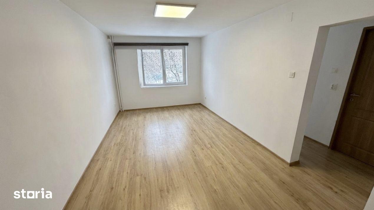 Apartament 4 camere Crangasi - imagine 1