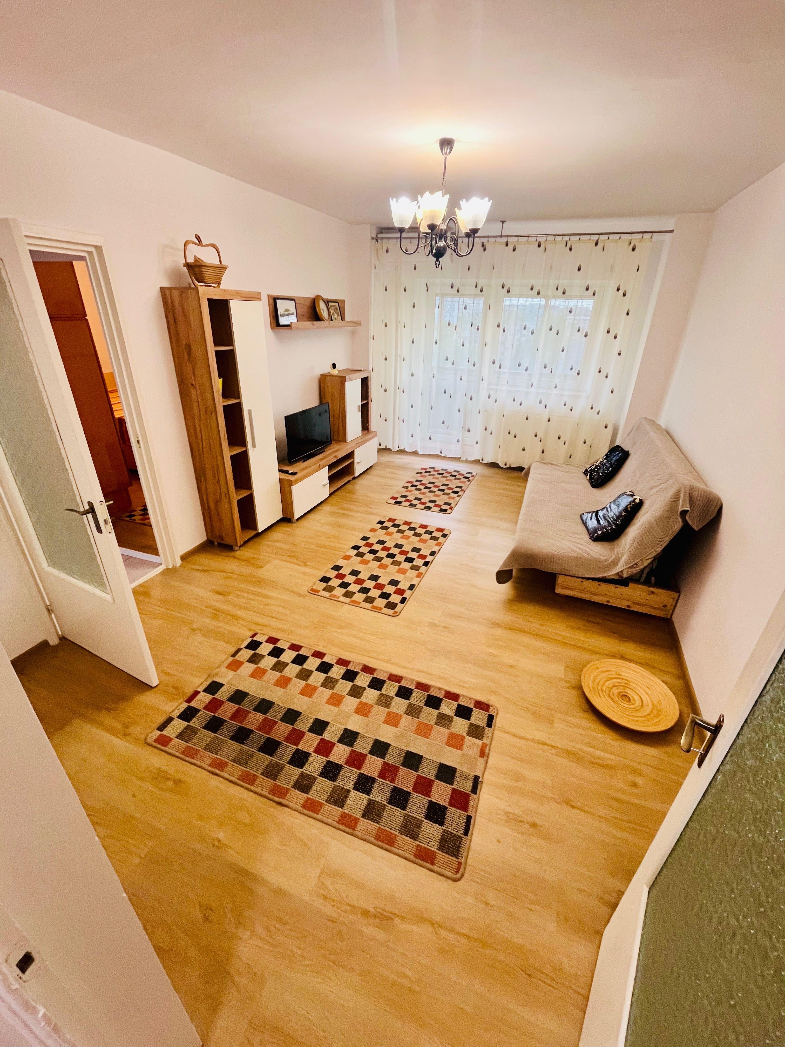 Inchiriez Apartament Doua Camere