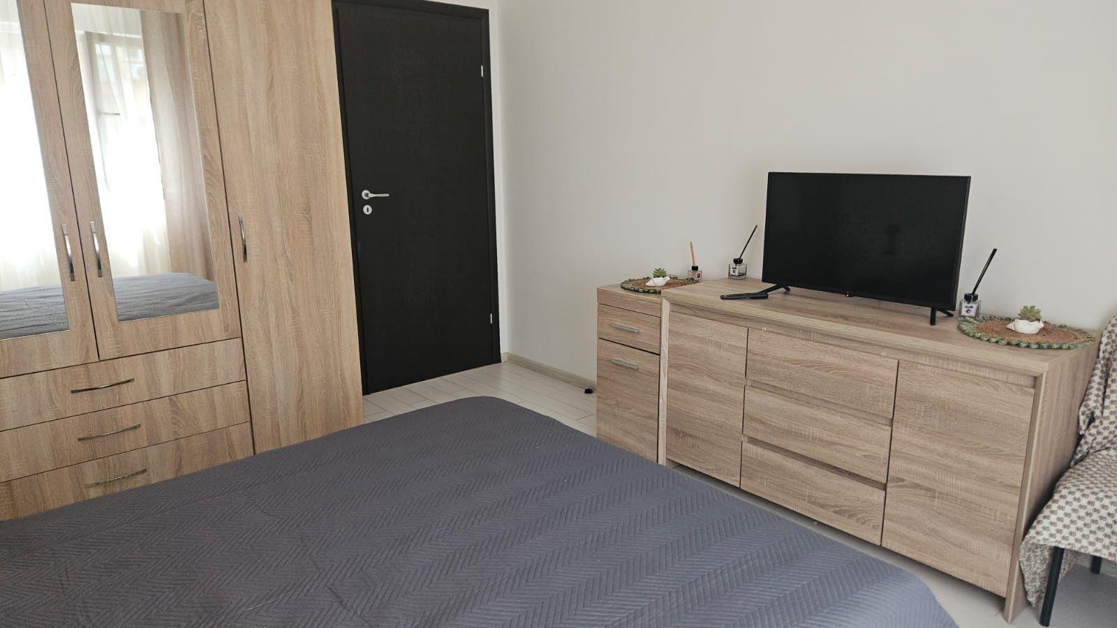 Închiriez apartament