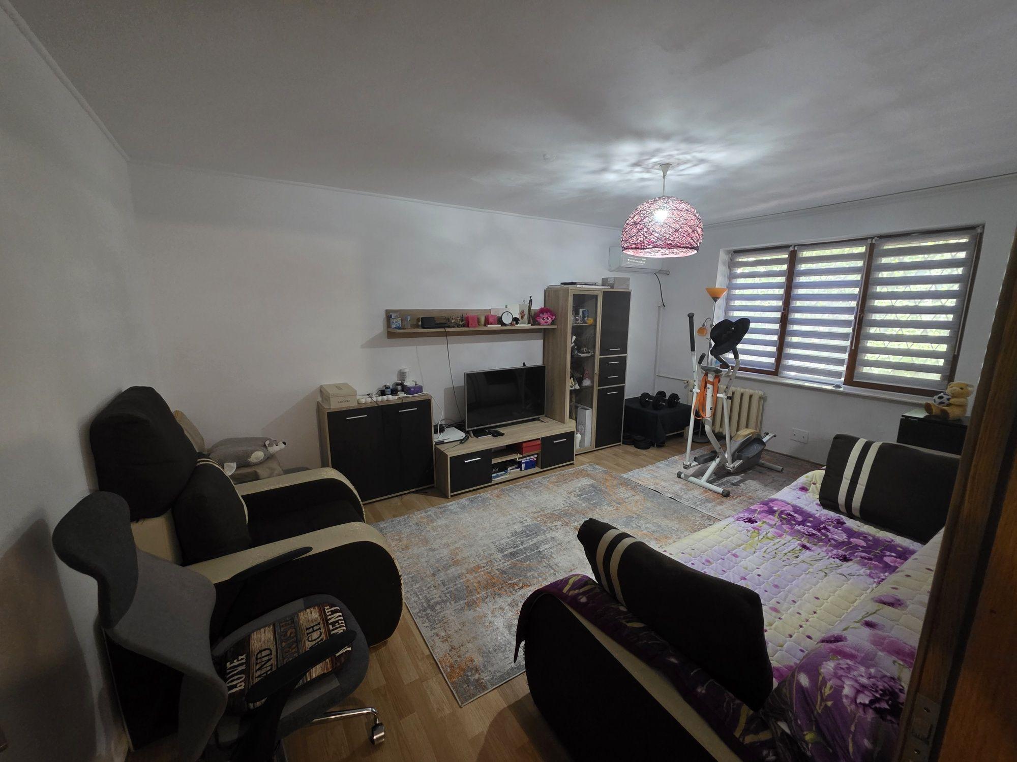 Apartament 3 camere de inchiriat zona Gorjului