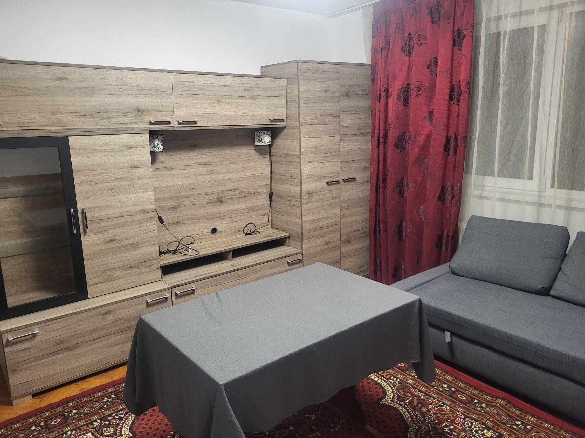 Inchiriez apartament semidecomandat 3 camere Giulesti