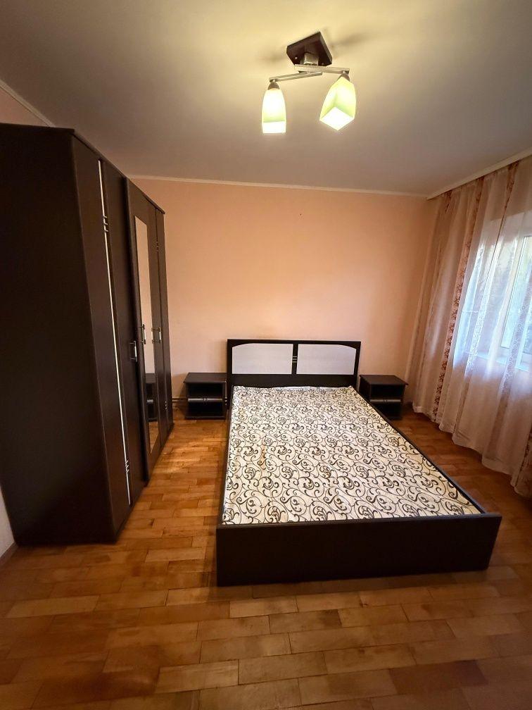 Vând apartament  cu 3 camere