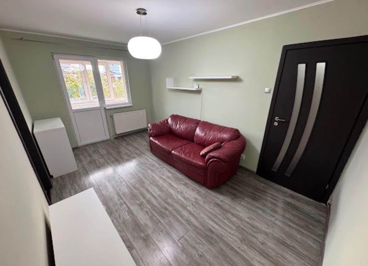 Inchiriez apartament 2 camere zona Semiluna Vivo Mall