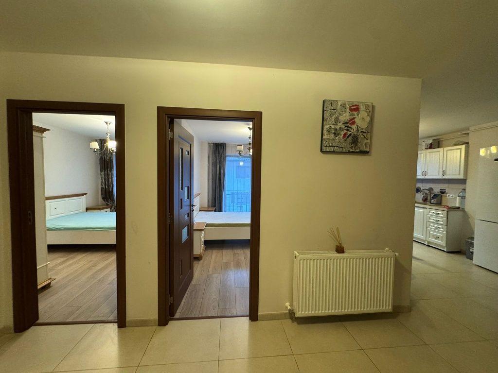Inchiriez apartament cu 3 camere