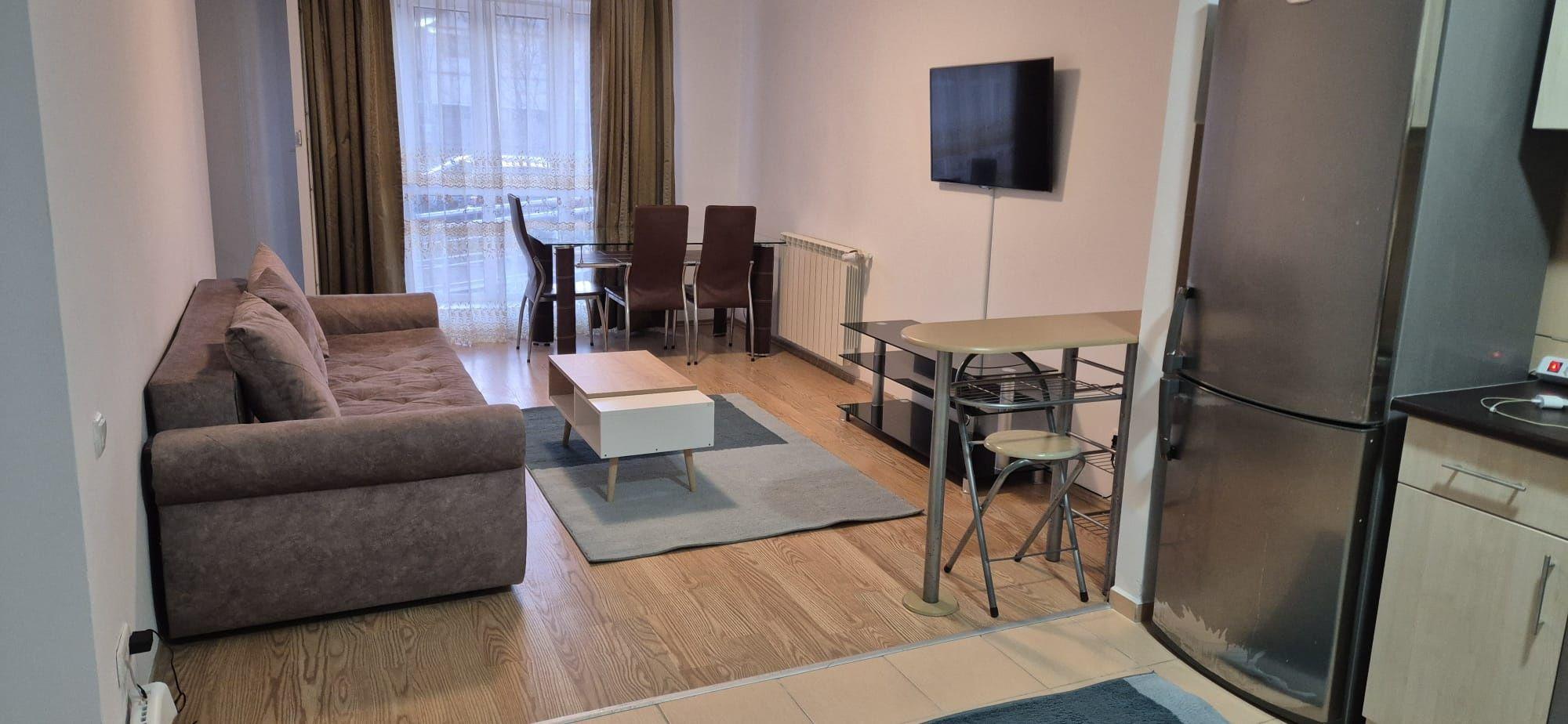 Închiriez apartament cu 2 camere Green Park Tatarasi