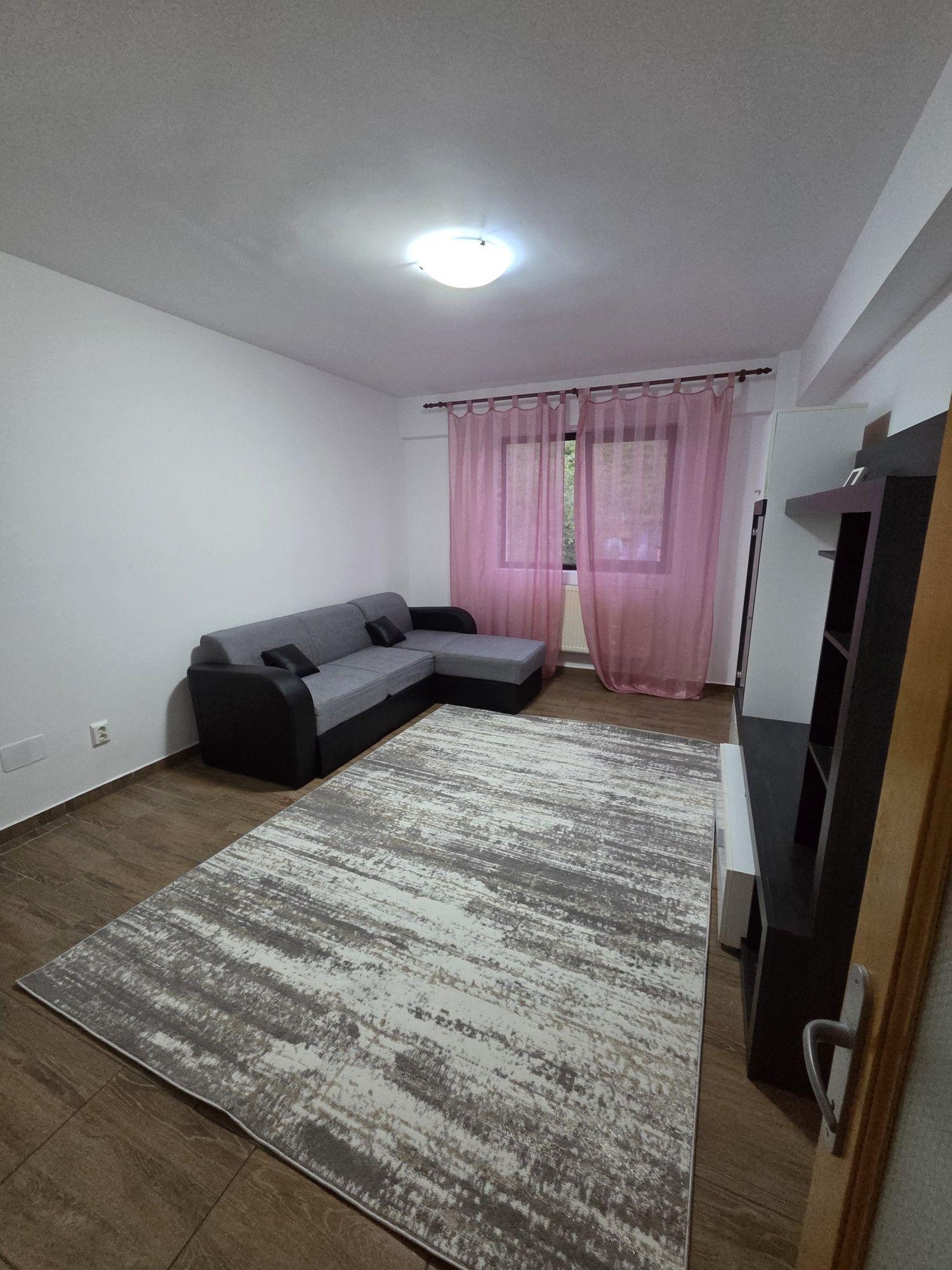 Ofer spre inchiriere apartament cu 2 camere