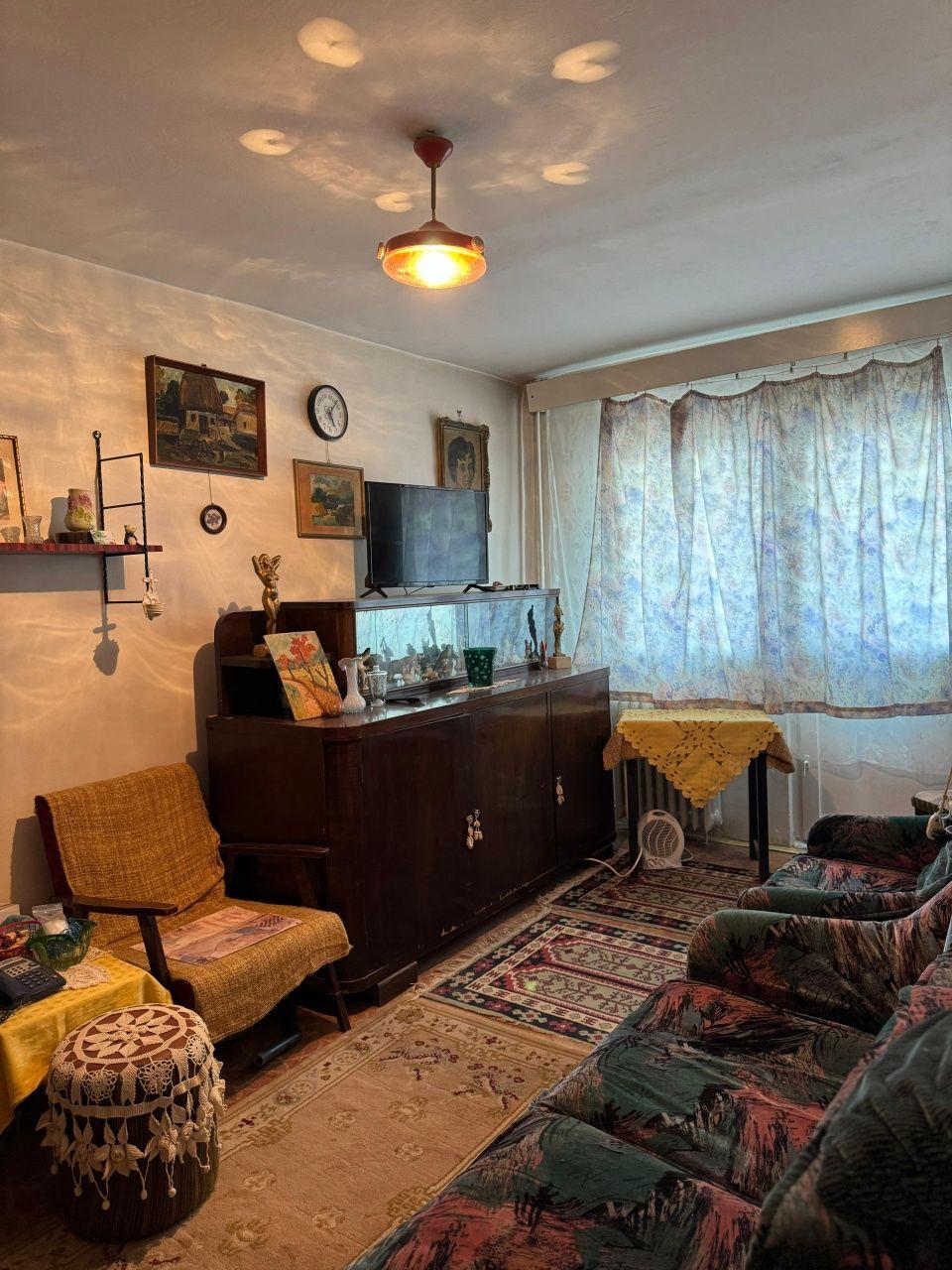 Garsoniera Micălaca  zona 300