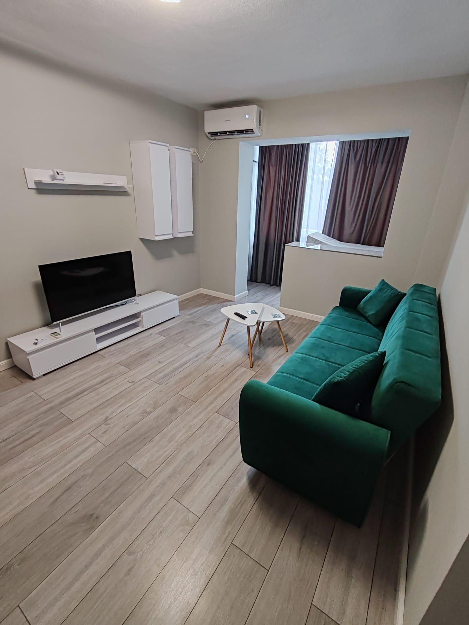 Inchiriez Apartament  modern, 2 camere, zona Vlaicu-Lebada