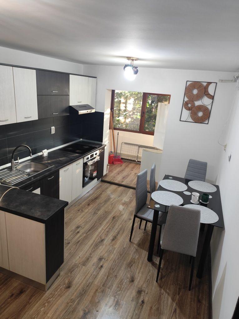 Închiriez apartament 2 camere - imagine 1