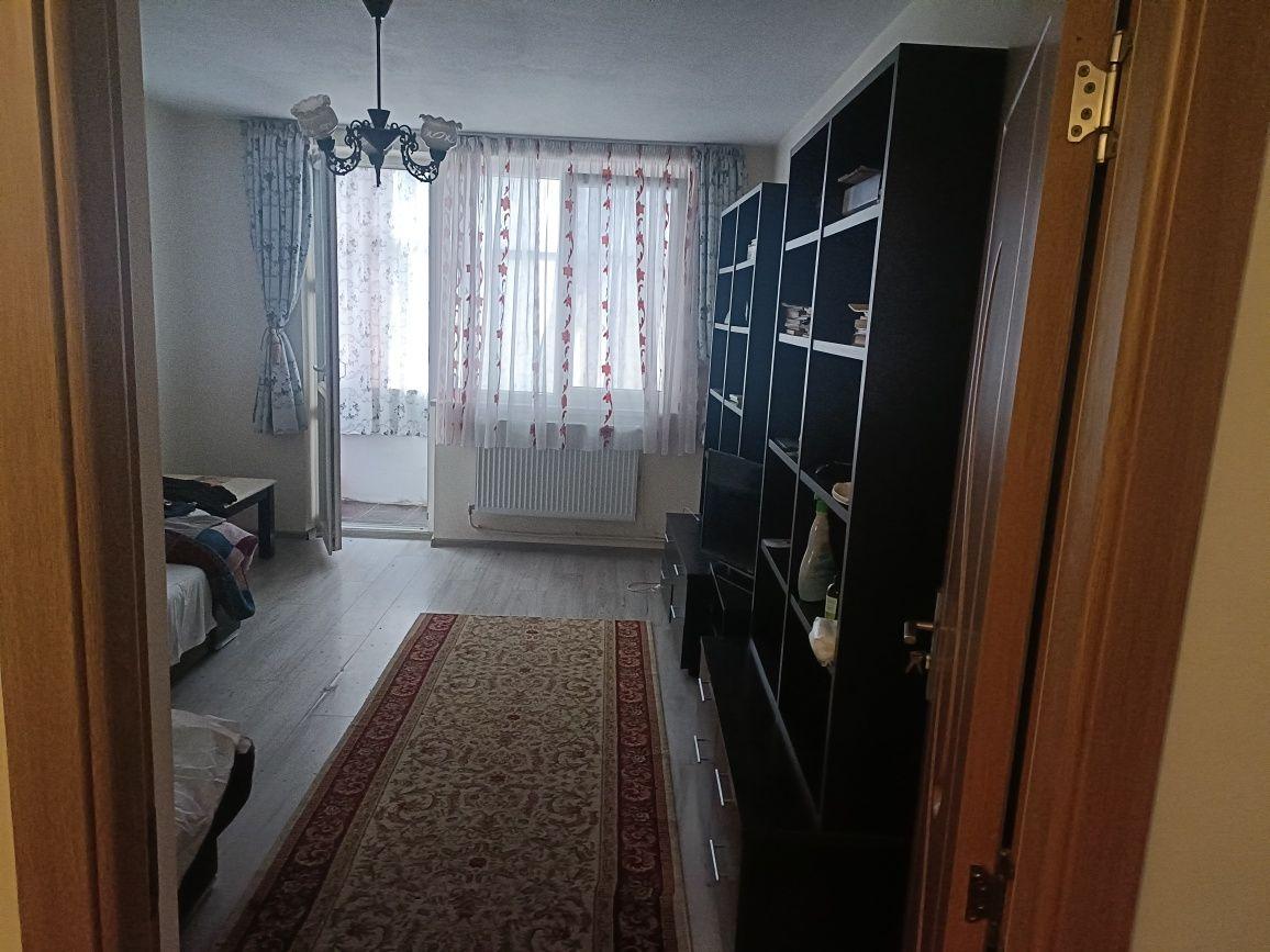 De închiriat apt 2 camere zona tic tac