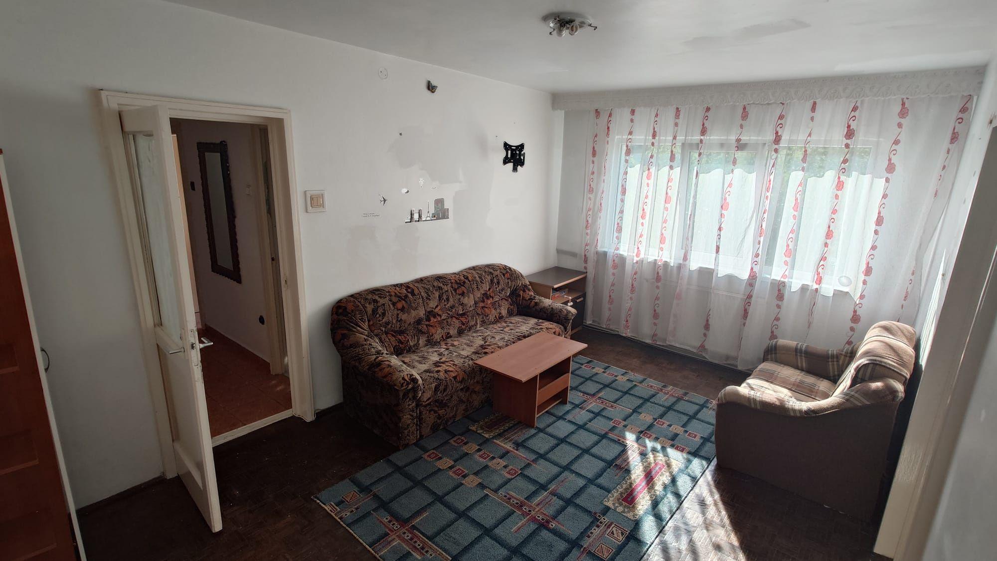 Apartament spre închiriere semidecomandat