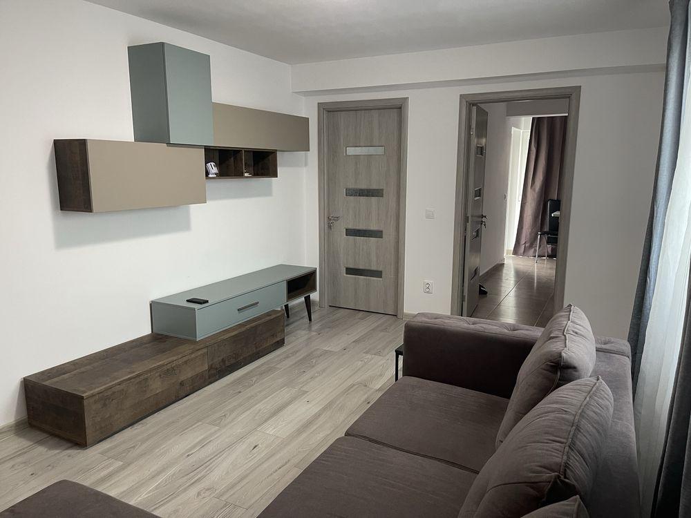 Inchiriez apartament 3 camere 450€ - imagine 1