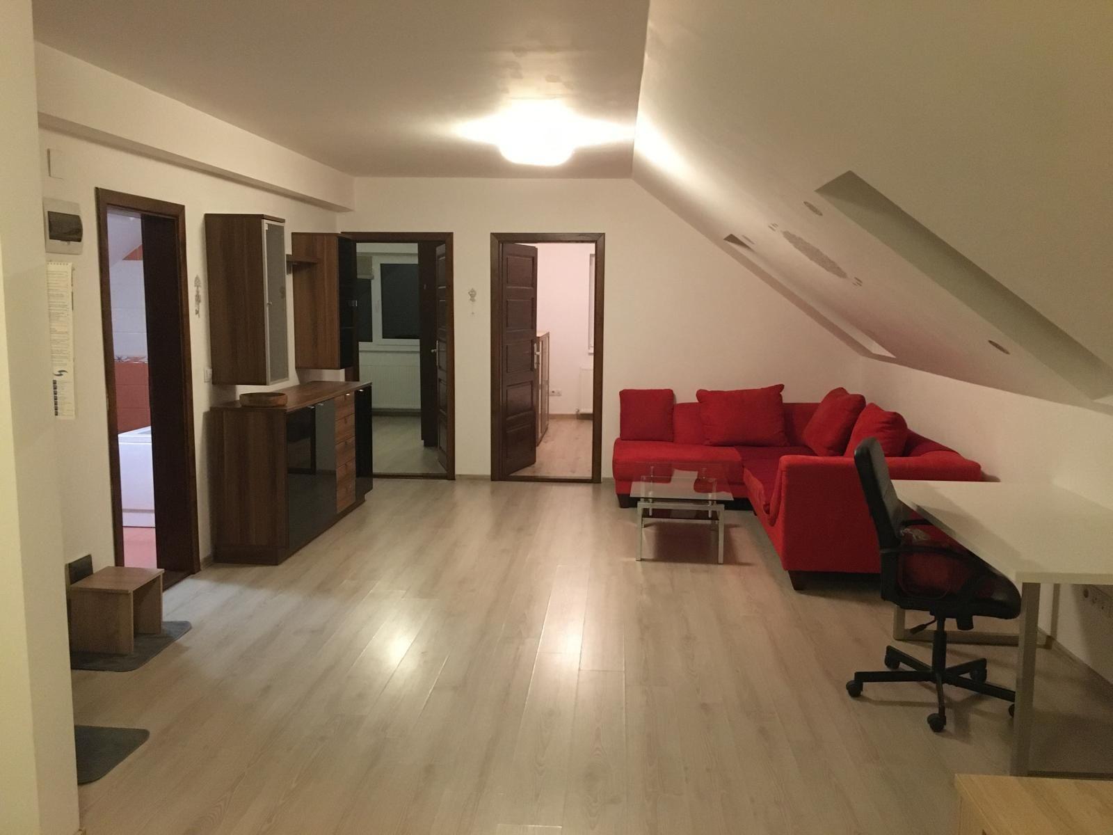 Inchiriez apartament 3 camere