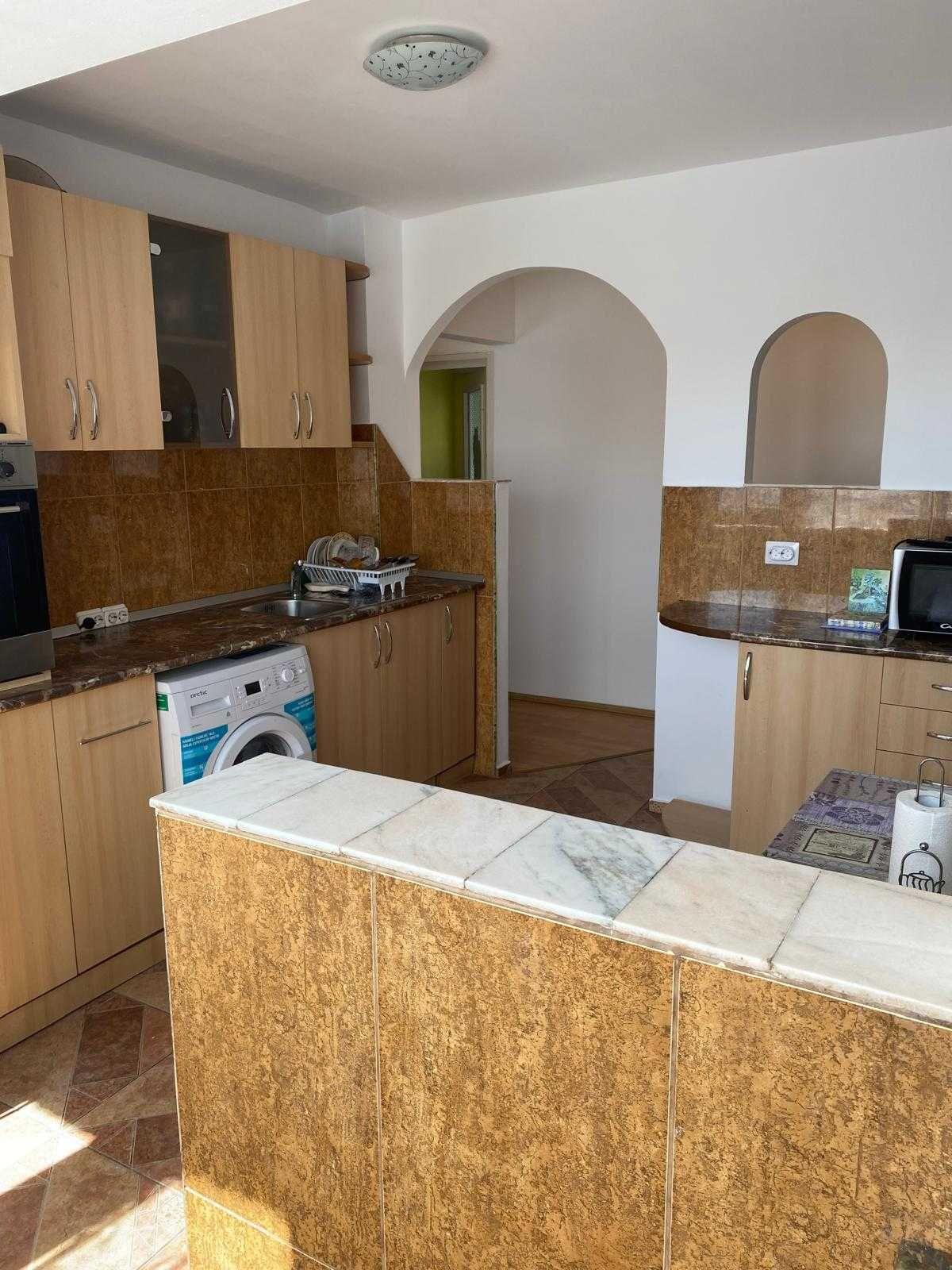 Închiriez apartament 2 camere