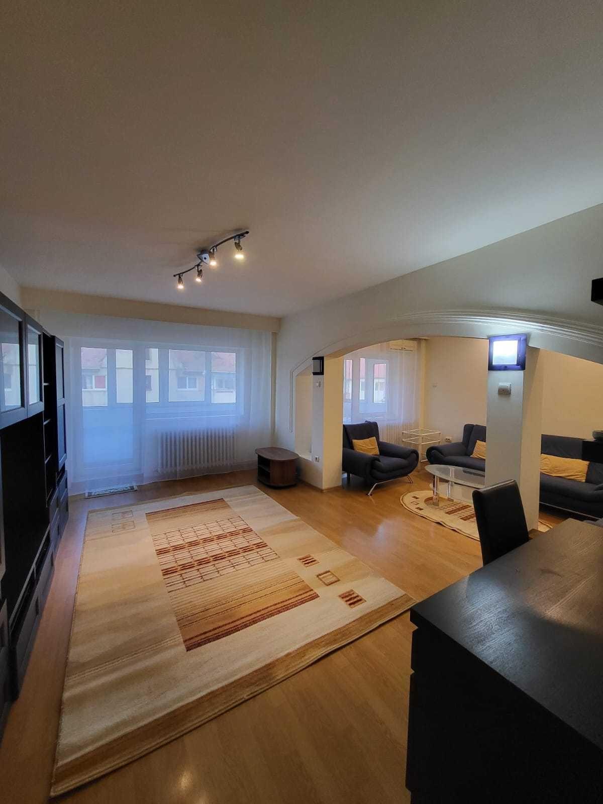 Ap 3 camere, 2 bai, decomandat, Sibiu, Str Uzinei, et 4